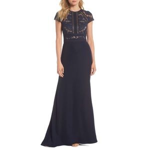 TADASHI SHOJI LACE & CREPE GOWN 🌹IN STORES 🌹